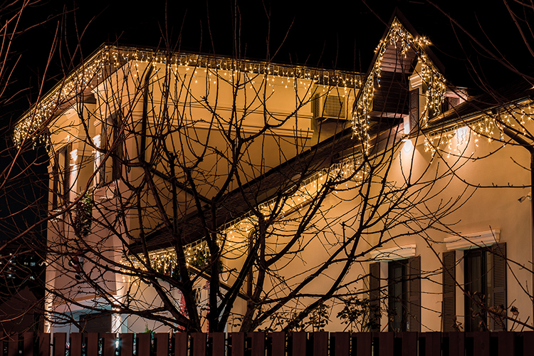 Christmas Holiday Light Installation and Replacement Christmas Holiday Light Installation and Replacement